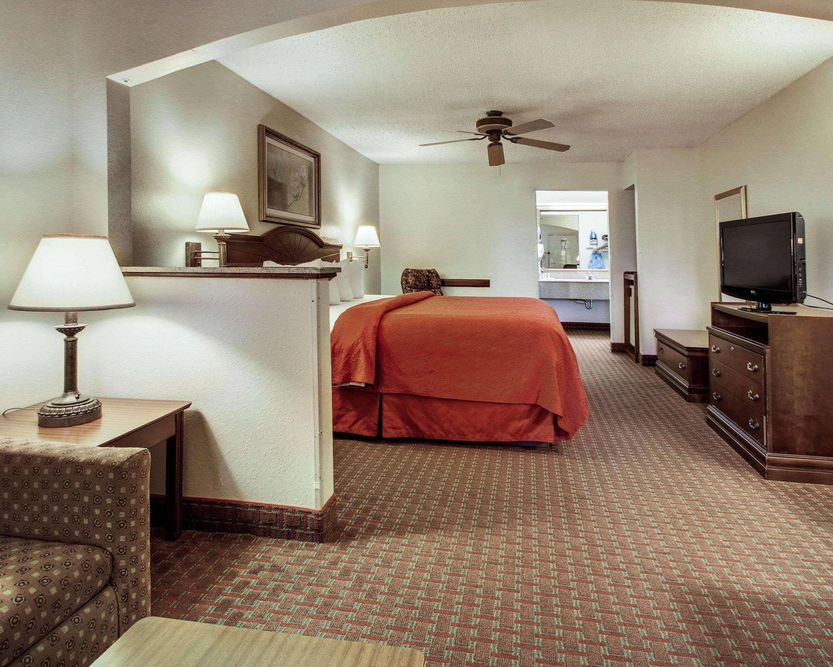 Quality Inn & Suites Clinton Exteriér fotografie