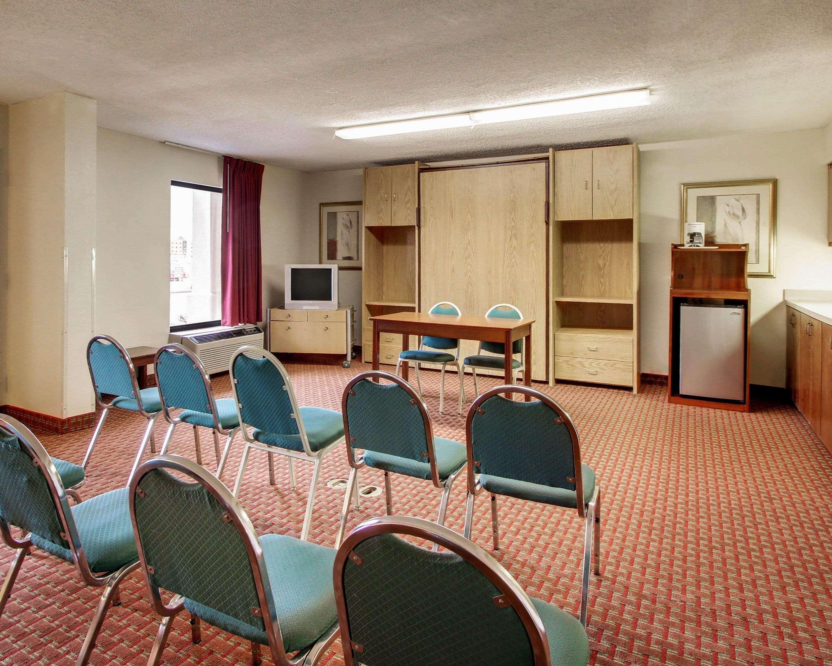 Quality Inn & Suites Clinton Exteriér fotografie