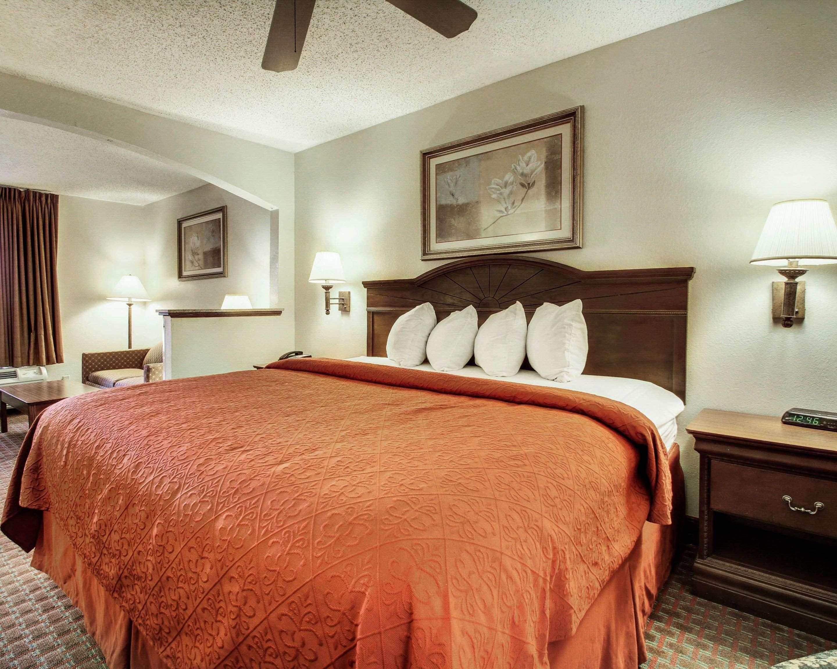 Quality Inn & Suites Clinton Exteriér fotografie