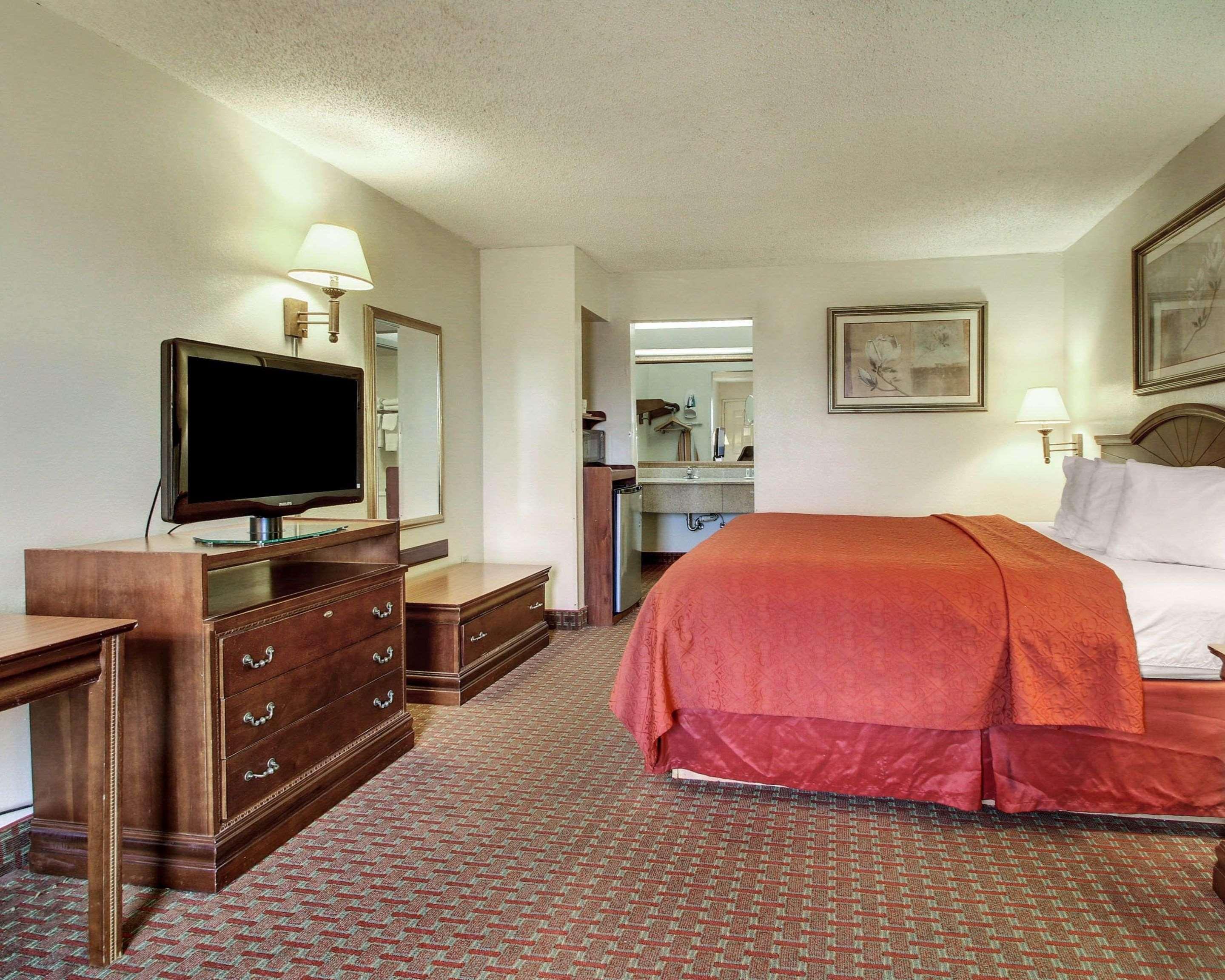 Quality Inn & Suites Clinton Exteriér fotografie