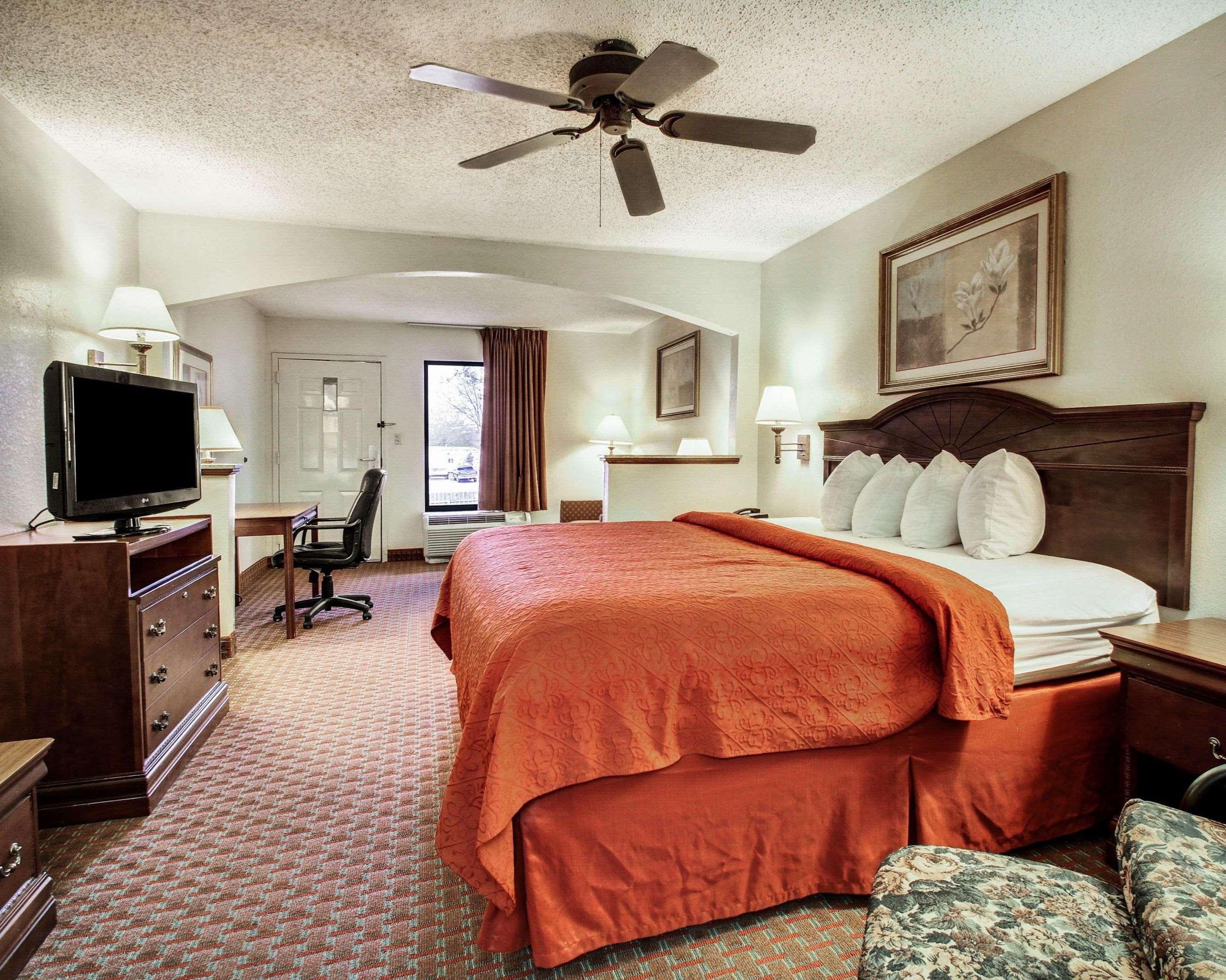 Quality Inn & Suites Clinton Exteriér fotografie